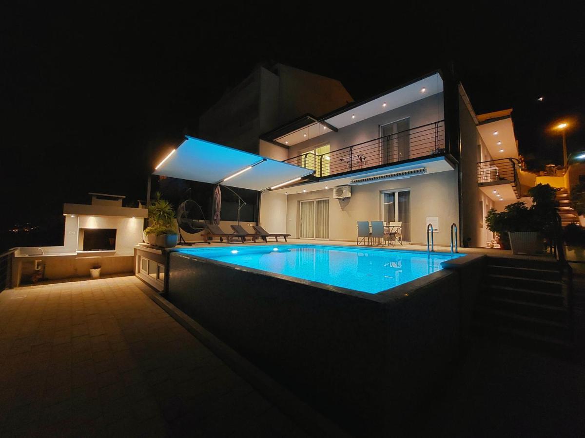 Apartment With Private Pool "Patricia" Makarska Exterior foto